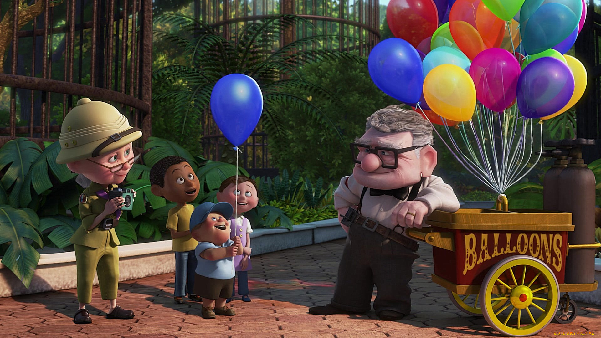 Включи приключения деда. Персонажи мультфильмов с шарами. Домик на воздушных шариках.
